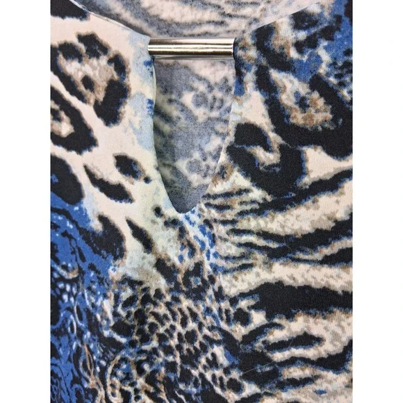 Mandy Evans Tunic Top Womens Medium Blue Animal Print Sharkbite Hem 3/4 Sleeve - Picture 2 of 6